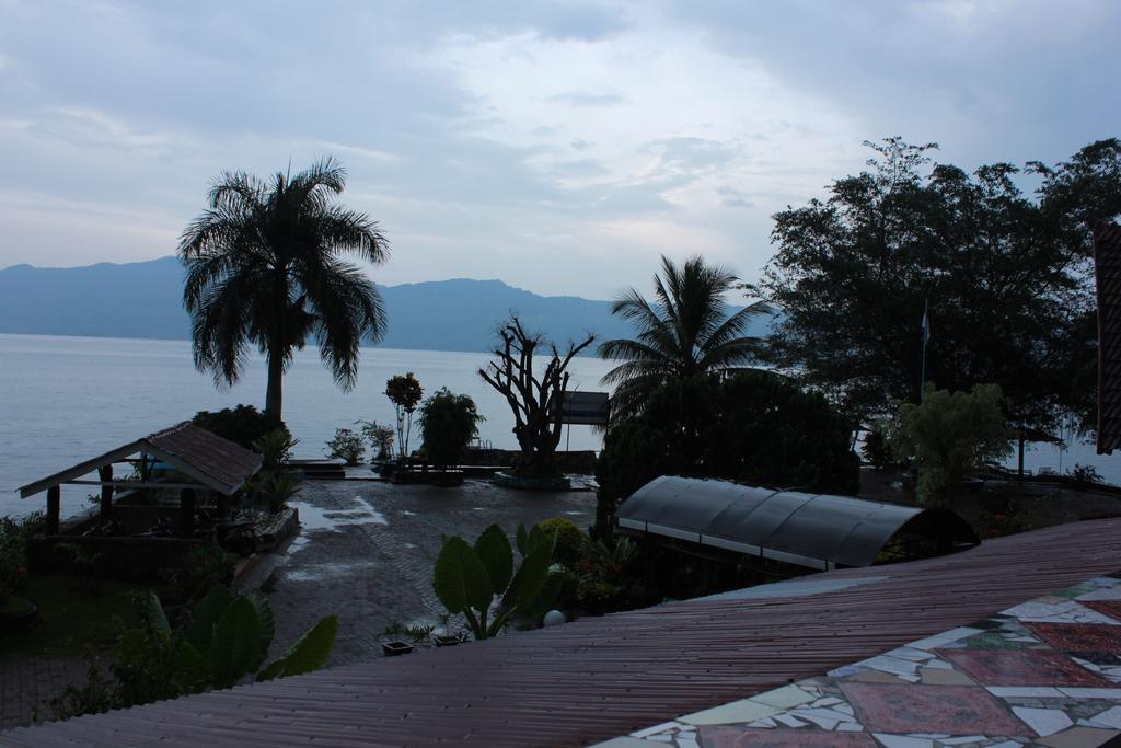 Ambaroba Resort Hotel Тук Тук Екстериор снимка
