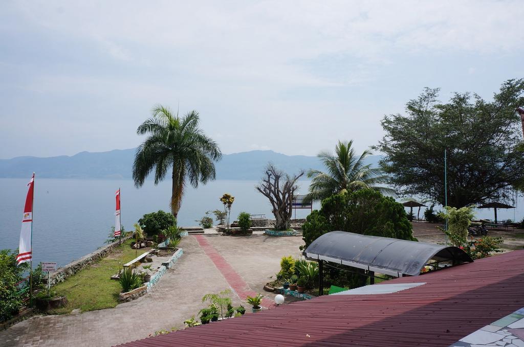 Ambaroba Resort Hotel Тук Тук Екстериор снимка